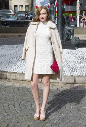 Maddison Brown CELEBRITES : Modenschau Miu Miu - Pret a Porter Printemps Ete 2016 - 07 10 2015 GwendolineLeGoffx 