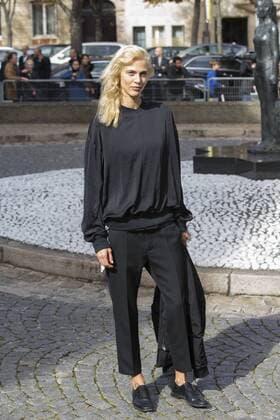 Aymeline Valade CELEBRITES : Modenschau Miu Miu - Pret a Porter Printemps Ete 2016 - 07 10 2015 GwendolineLeGoffx 