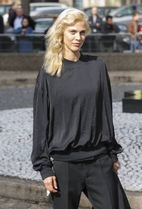 Aymeline Valade CELEBRITES : Modenschau Miu Miu - Pret a Porter Printemps Ete 2016 - 07 10 2015 GwendolineLeGoffx 