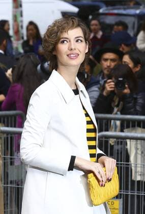 Louise Bourguoin CELEBRITES : Modenschau Miu Miu - Pret a Porter Printemps Ete 2016 - 07 10 2015 GwendolineLeGoffx 