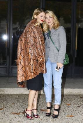 Lea Seydoux et Camille Seydoux CELEBRITES : Modenschau Miu Miu - Pret a Porter Printemps Ete 2016 - 07 10 2015 GwendolineLeGoffx 