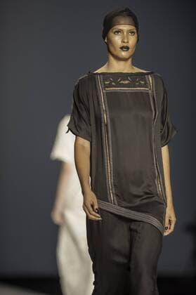 BELO HORIZONTE, MG - 07 10 2015: MINING TREND AUTUMN WINTER 2016 - Model for parade Grife LINO Villaventura in the 17th edition of Trend Autumn Winter 2016 Mines from 06 to 09 October at Expominas - Avenida Amazonas, 6030 - Gameleira - BH -. MG.  Mour?oxPanda