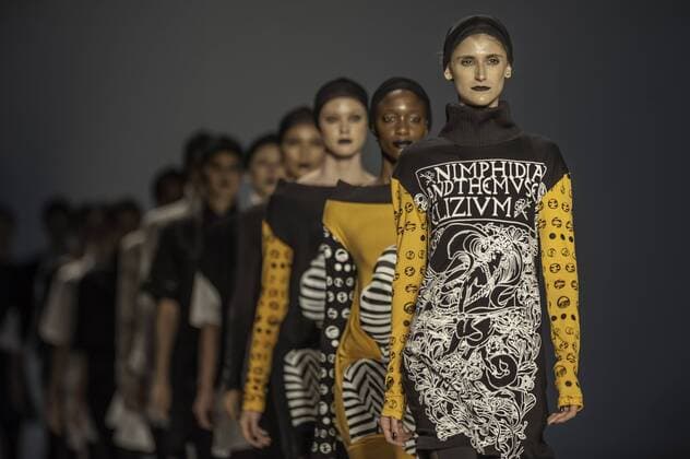 BELO HORIZONTE, MG - 07 10 2015: MINING TREND AUTUMN WINTER 2016 - Model for parade Grife LINO Villaventura in the 17th edition of Trend Autumn Winter 2016 Mines from 06 to 09 October at Expominas - Avenida Amazonas, 6030 - Gameleira - BH -. MG.  Mour?oxPanda