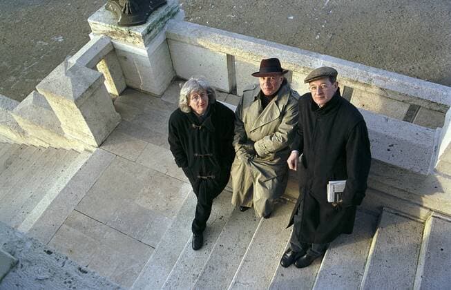 authors Esterhazy, Kertesz, Nadas , Budapest, Hungary UNGARN, 02.2001, BudapestÐVIII. Bezirk. Die prominenten ungarischen Schriftsteller Peter Esterhazy, Imre Kertesz und Peter Nadas (korrekt: PŽter Esterh‡zy, Imre KertŽsz, PŽter N‡das) auf dem Kerepesi-Friedhof. The above mentrioned prominent Hungarian writers at the Kerepesi cemetery. Copyright: MartinxFejer EST&OST Fejer010437