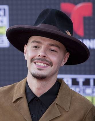 Oct. 8, 2015 - Los Angeles, California, U.S - Jesse & Joy on the Red Carpet of the Latin American Music Awards held on Thursday October 8, 2015 at the Dolby Theatre in Hollywood, California. Los Angeles U.S. - ZUMAp124