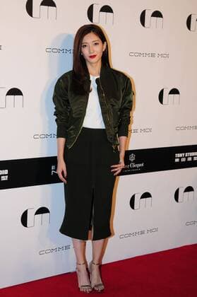 SHANGHAI, CHINA - OCTOBER 12: (CHINA OUT) Actress Jiang Shuying attends the Comme Moi Fashion Show on October 12, 2015 in Shanghai, China.  CFP474265438