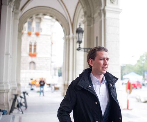 Wien 12.10.2015, Rathausplatz, Wien, AUT, OeVP, AUT, OeVP, Praesidiumssitzung anlaesslich der Wien-Wahl 2015. im Bild Aussenminister Sebastian Kurz during board meeting of the austrian people?s party in Vienna, Austria on 2015 10 12.  EX_GRU