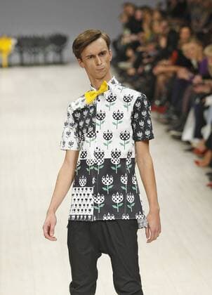Oct. 14, 2015 - Kiev, Ukraine - A model presents a creation by Ukrainian designer Viktor Anisimov during the Ukrainian Fashion Week in Kiev, Ukraine, 14 October 2015. The event presents Spring Summer 2016 collections by Ukrainian and international designers from 14 to 20 October. Kiev Ukraine  - ZUMAn230