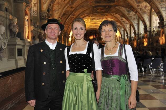 Magdalena Neuner mit Eltern Bayerische Verdienstorden Verleihung Antiquarium der Residenz München München 14. Oktober 2015