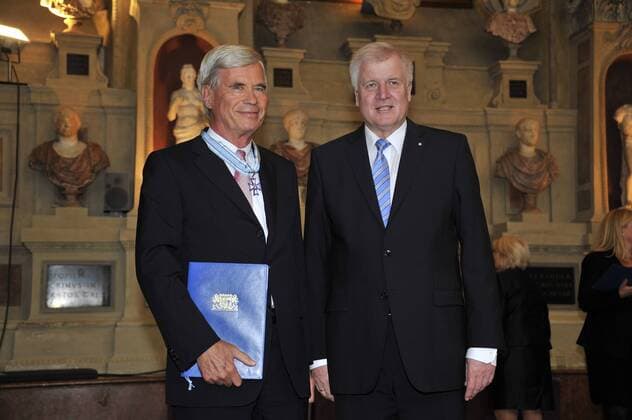 Dr. Michael Otto und Horst Seehofer Bayerische Verdienstorden Verleihung Antiquarium der Residenz München München 14. Oktober 2015