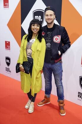 Alexandra Simone Maurer mit Begleitung beim Musikexpress Style Award 2015 im Kosmos. Berlin, 15.10.2015 Foto:xS.xGabschx xFuturexImage