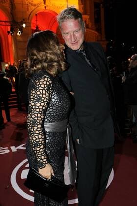 16.10.2015, Frankfurt, Alte Oper, roter Teppich, red Carpet Verleihung des Hessischen Film- und Kinopreises 2015 Schauspielerin Simone Thomalla auf dem roten Teppich mit Begleitung