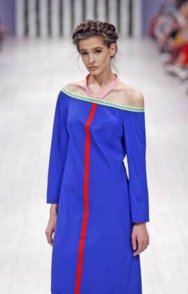 A model presents a creation by Ukrainian designer Elena Burba during the Ukrainian Fashion Week in Kiev on October 16, 2015.  KIE2015101615 IVANxVAKOLENKO