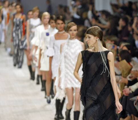 Oct. 16, 2015 - Kiev, Ukraine - A model presents a creation by Ukrainian designer ANDRE TAN during the Ukrainian Fashion Week in Kiev, Ukraine, 16 October 2015. The event presents Spring Summer 2016 collections by Ukrainian and international designers from 14 to 20 October. Kiev Ukraine - ZUMAg194