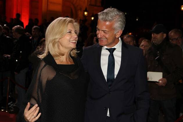 16.10.2015, Frankfurt, Alte Oper, roter Teppich, red Carpet Verleihung des Hessischen Film- und Kinopreises 2015 Schauspielerin Sabine Postel und Schauspieler Dominic Raacke: auf dem roten Teppich