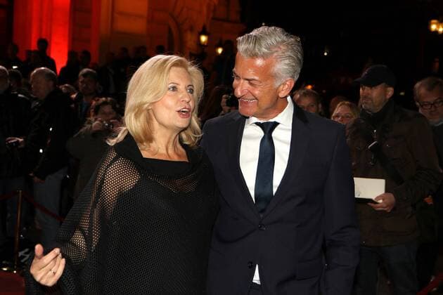 16.10.2015, Frankfurt, Alte Oper, roter Teppich, red Carpet Verleihung des Hessischen Film- und Kinopreises 2015 Schauspielerin Sabine Postel und Schauspieler Dominic Raacke: auf dem roten Teppich