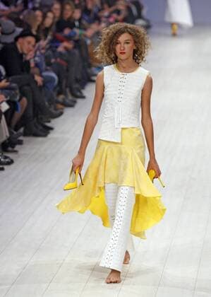 Oct. 16, 2015 - Kiev, Ukraine - A model presents a creation by Ukrainian designer Alyona Serebrova during the Ukrainian Fashion Week in Kiev, Ukraine, 16 October 2015. The event presents Spring Summer 2016 collections by Ukrainian and international designers from 14 to 20 October. Kiev Ukraine  - ZUMAn230