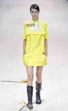 Oct. 16, 2015 - Kiev, Ukraine - A model presents a creation by Ukrainian designer Andre Tan during the Ukrainian Fashion Week in Kiev, Ukraine, 16 October 2015. The event presents Spring Summer 2016 collections by Ukrainian and international designers from 14 to 20 October. Kiev Ukraine  - ZUMAn230