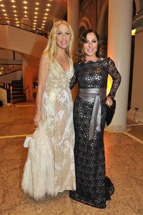 Sonya Kraus und Simone Thomalla bei der Verleihung Hessischer Film- und Kinopreis 2015 am 16.10.2015 in Frankfurt Hessischer Filmpreis 2015 in Frankfurt 