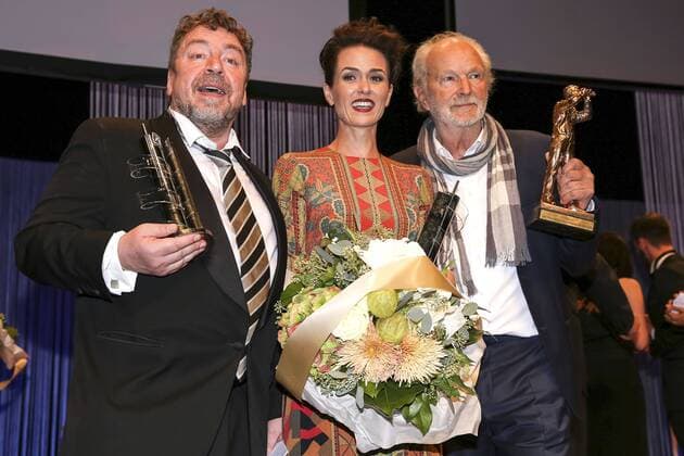 Armin Rohde, Melika Foroutan und Michael Gwisdek bei der Verleihung vom Hessischen Film- und Kinopreis 2015 in der Alten Oper. Frankfurt, 16.10.2015 Foto:xP.xBackx xFuturexImage
