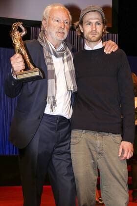 Michael Gwisdek mit Sohn Robert Gwisdek bei der Verleihung vom Hessischen Film- und Kinopreis 2015 in der Alten Oper. Frankfurt, 16.10.2015 Foto:xP.xBackx xFuturexImage