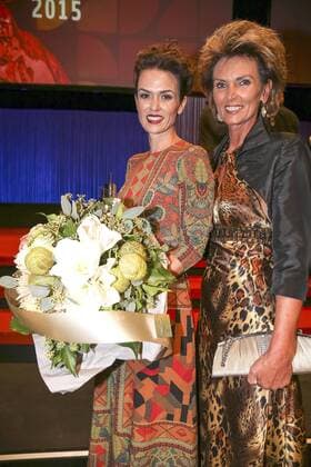 Melika Foroutan mit Gast bei der Verleihung vom Hessischen Film- und Kinopreis 2015 in der Alten Oper. Frankfurt, 16.10.2015 Foto:xP.xBackx xFuturexImage