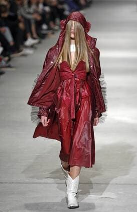 Oct. 17, 2015 - Kiev, Ukraine - A model presents a creation by Ukrainian designer SASHA KANEVSKI during the Ukrainian Fashion Week in Kiev, Ukraine, 17 October 2015. The event presents Spring Summer 2016 collections by Ukrainian and international designers from 14 to 20 October. Kiev Ukraine - ZUMAg194