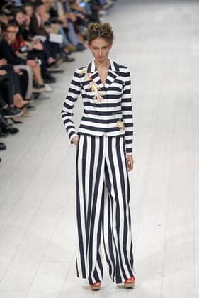 Oct. 17, 2015 - Kiev, Ukraine - A model presents a creation by Ukrainian designers VOROZHBYT and ZEMSKOVA during the Ukrainian Fashion Week in Kiev, Ukraine, 17 October 2015. The event presents Spring Summer 2016 collections by Ukrainian and international designers from 14 to 20 October. Kiev Ukraine - ZUMAg194