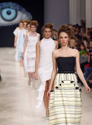 Oct. 17, 2015 - Kiev, Ukraine - A model presents a creation by Ukrainian designer JULIA AYSINA during the Ukrainian Fashion Week in Kiev, Ukraine, 17 October 2015. The event presents Spring Summer 2016 collections by Ukrainian and international designers from 14 to 20 October. Kiev Ukraine - ZUMAg194