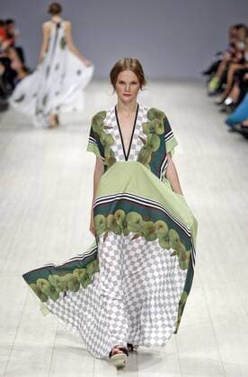 Oct. 17, 2015 - Kiev, Ukraine - A model presents a creation by Ukrainian designer LARISA LOBANOVA during the Ukrainian Fashion Week in Kiev, Ukraine, 17 October 2015. The event presents Spring Summer 2016 collections by Ukrainian and international designers from 14 to 20 October. Kiev Ukraine - ZUMAg194