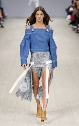 Oct. 17, 2015 - Kiev, Ukraine - A model presents a creation by Ukrainian designer Kate Silchenko during the Ukrainian Fashion Week in Kiev, Ukraine, 17 October 2015. The event presents Spring Summer 2016 collections by Ukrainian and international designers from 14 to 20 October. Kiev Ukraine  - ZUMAn230