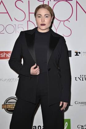 Hayley Hasselhoff, dieTochter von David Hasselhoff bei der Kurvenrausch Modenschau im Rahmen der Plus Size Fashion Days am 17.10.2015 in Hamburg Kurvenrausch Fashionshow in Hamburg im Rahmen der Plus Size Fashion Days 2015 
