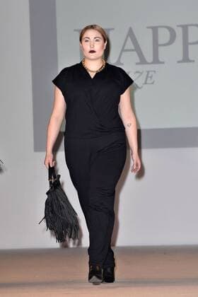 Hayley Hasselhoff, dieTochter von David Hasselhoff auf dem Laufsteg bei der Kurvenrausch Modenschau im Rahmen der Plus Size Fashion Days am 17.10.2015 in Hamburg Kurvenrausch Fashionshow in Hamburg im Rahmen der Plus Size Fashion Days 2015 