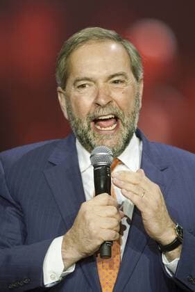 NDP leader Thomas Mulcair speaks to several thousand supporters during a rally late in the summer fall federal election campaign in Vancouver, British Columbia, October 17, 2015. Voters go to the polls on October 19, 2015.  VAP2015101714 HEINZxRUCKEMANN