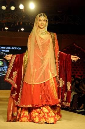 GURGAON, INDIA - OCTOBER 17: Bollywood actor Deepika Padukone, who launched the song Deewani Mastani from Bhansali Productions Bajirao Mastani, turned showstopper for designer Anju Modi at 11th edition of Blenders Pride Fashion Tour 2015, at Leela Hotel, on October 17, 2015 in Gurgaon, India. (Photo by Parveen Kumar Hindustan Times ) 11th Edition Of Blenders Pride Fashion Tour 2015