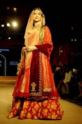 GURGAON, INDIA - OCTOBER 17: Bollywood actor Deepika Padukone, who launched the song Deewani Mastani from Bhansali Productions Bajirao Mastani, turned showstopper for designer Anju Modi at 11th edition of Blenders Pride Fashion Tour 2015, at Leela Hotel, on October 17, 2015 in Gurgaon, India. (Photo by Parveen Kumar Hindustan Times ) 11th Edition Of Blenders Pride Fashion Tour 2015