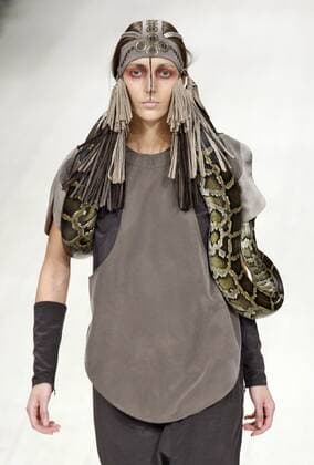 Oct. 18, 2015 - Kiev, Ukraine - A model presents a creation by Ukrainian KIR-KHARTLEY during the Ukrainian Fashion Week in Kiev, Ukraine, 18 October 2015. The event presents Spring Summer 2016 collections by Ukrainian and international designers from 14 to 20 October. Kiev Ukraine - ZUMAg194