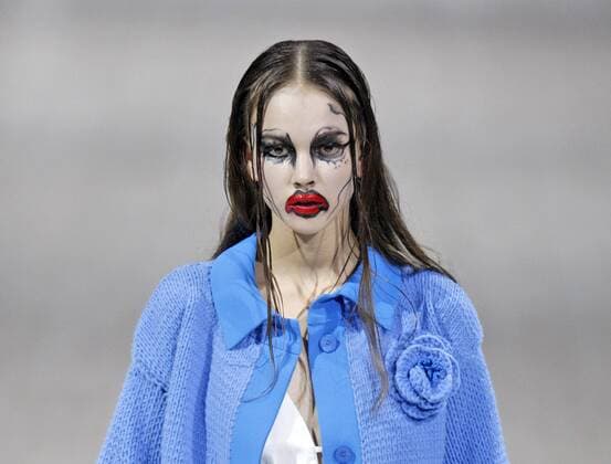 Oct. 18, 2015 - Kiev, Ukraine - A model presents a creation by Ukrainian designer YANA CHERVINSKA during the Ukrainian Fashion Week in Kiev, Ukraine, 18 October 2015. The event presents Spring Summer 2016 collections by Ukrainian and international designers from 14 to 20 October. Kiev Ukraine - ZUMAg194