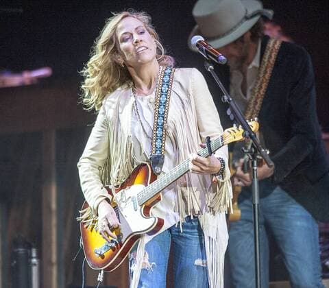 Oct 18, 2015 - Raleigh, North Carolina; USA - Musician SHERYL CROW performs live as part of the inaugural 2015 American Roots Music and Arts Festival that took place at the Walnut Creek Amphitheatre located in Raleigh. Copyright 2015 Raleigh USA - ZUMAm78_