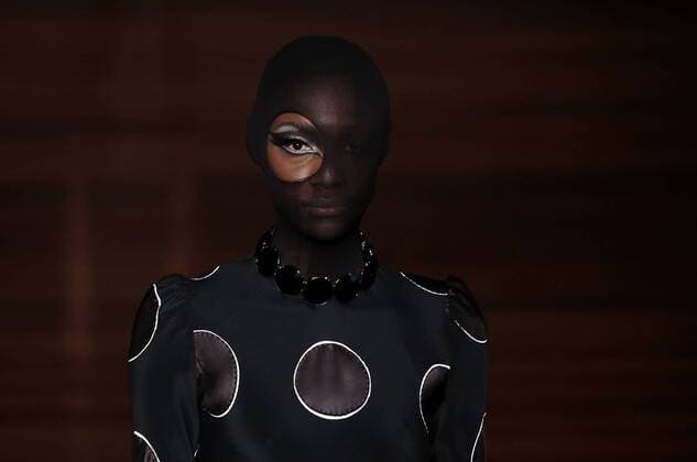 SAO PAULO, Oct. 18, 2015 -- A model presents a creation of the winter colection of Alexandre Herchcovitch, during the opening runway of Sao Paulo Fashion Week, in the City Hall of Sao Paulo, Brazil, on Oct. 18, 2015. ) (da) (ah) BRAZIL-SAO PAULO-FASHION-FASHION WEEK RahelxPatrasso 