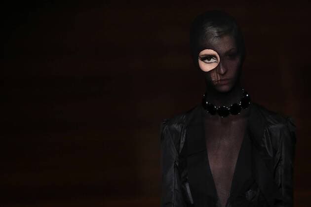 SAO PAULO, Oct. 18, 2015 -- A model presents a creation of the winter colection of Alexandre Herchcovitch, during the opening runway of Sao Paulo Fashion Week, in the City Hall of Sao Paulo, Brazil, on Oct. 18, 2015. ) (da) (ah) BRAZIL-SAO PAULO-FASHION-FASHION WEEK RahelxPatrasso 