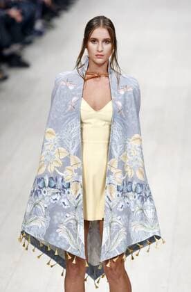 Oct. 18, 2015 - Kiev, Ukraine - A model presents a creation by Ukrainian designer Anna Starushko during the Ukrainian Fashion Week in Kiev, Ukraine,18 October 2015. The event presents Spring Summer 2016 collections by Ukrainian and international designers from 14 to 20 October. Kiev Ukraine  - ZUMAn230