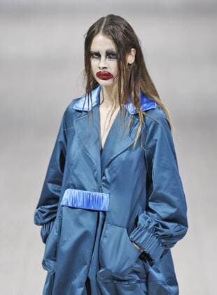 Oct. 18, 2015 - Kiev, Ukraine - A model presents a creation by Ukrainian designer Yana Chernivska during the Ukrainian Fashion Week in Kiev, Ukraine, 18 October 2015. The event presents Spring Summer 2016 collections by Ukrainian and international designers from 14 to 20 October. Kiev Ukraine  - ZUMAn230