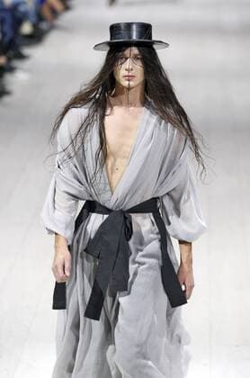 Oct. 18, 2015 - Kiev, Ukraine - A model presents a creation by Ukrainian designer Marina Rybalko during the Ukrainian Fashion Week in Kiev, Ukraine, 18 October 2015. The event presents Spring Summer 2016 collections by Ukrainian and international designers from 14 to 20 October. Kiev Ukraine  - ZUMAn230
