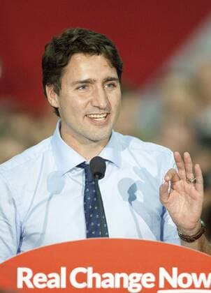 Liberal leader Justin Trudeau speaks to supporters during a final rally attended by several thousand on the last day in the summer fall federal election campaign in North Vancouver, British Columbia, October 18, 2015. Voters go to the polls tomorrow, October 19, 2015.  VAP2015101811 HEINZxRUCKEMANN