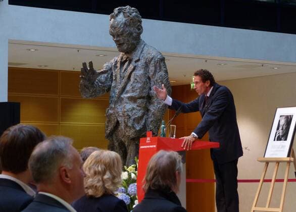 Berlin : der Vorsitzende der Jury des Internationalen Willy-Brandt-Preises Julian NIDA-RÜMELIN