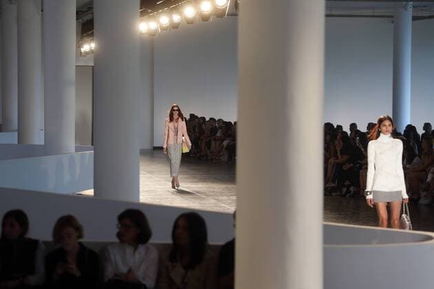 (151020) -- SAO PAULO, Oct. 19, 2015 -- Models present creations of the winter collection by Animale , during the Sao Paulo Fashion Week, in Sao Paulo, Brazil, on Oct. 19, 2015. ) BRAZIL-SAO PAULO-FASHION WEEK RahelxPatrasso 