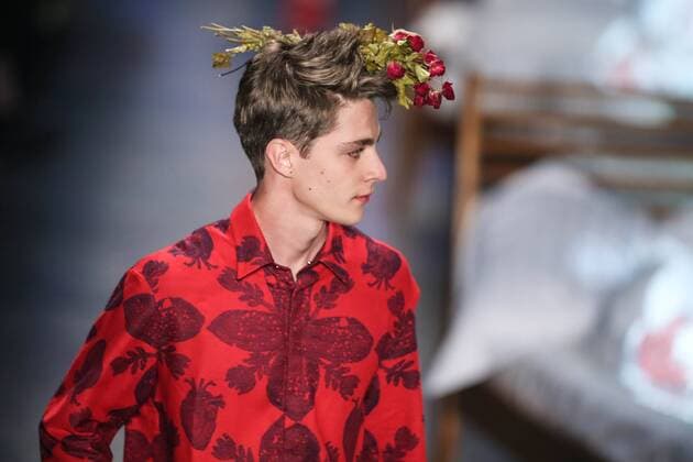 Oct. 19, 2015 - Sao Paulo, Brazil - A model presents a creation by Ronaldo Fraga during the 2016 Winter collection of the Sao Paulo Fashion Week. Sao Paulo Brazil - ZUMAp133