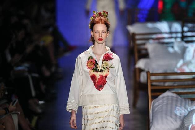 Oct. 19, 2015 - Sao Paulo, Brazil - A model presents a creation by Ronaldo Fraga during the 2016 Winter collection of the Sao Paulo Fashion Week. Sao Paulo Brazil - ZUMAp133
