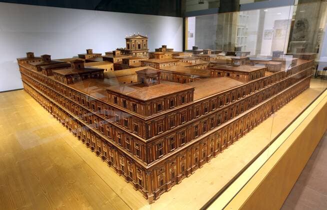 Der monumentale Tempel, den Koenig Salomon als Wohnung Gottes in Jerusalem errichten liess, ist in den naechsten Wochen im Hamburg-Museum zu besichtigen: Die kunstvolle Holzarbeit mit einer Seitenlänge von knapp 3,50 Metern ist nach Museumsangaben das einzige noch erhaltene Tempel-Modell aus der Barock-Zeit (Foto vom 20.10.15). Auftraggeber für das Hamburger Modell war der Jurist und Ratsherr Gerhard Schott (1641-1702), Mitbegruender und Direktor der Hamburger Oper. Nachweislich 1692 war der Tempel nach sechs Jahren Bauzeit erstmals im Opernhaus zu sehen. (Siehe epd-Meldung vom 20.10.15) Hamburg-Museum zeigt den Salomonischen Tempel im Modell Copyright: epd-bild StephanxWallocha EDITORIAL USE ONLY